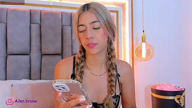 elianabrown online show from March 20, 1:10 am