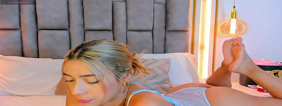 elianabrown online show from April 7, 12:55 am