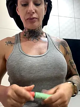 YasmimBrasil online show from October 26, 9:15 am