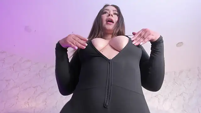 SofieReyes online show from March 18, 2:53 pm