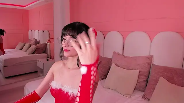 emilly williams  online show from December 23, 8:14 pm