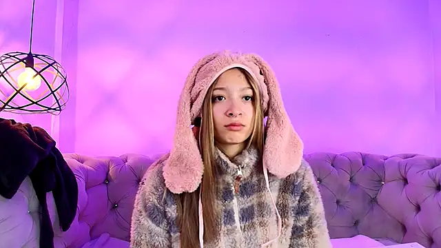 Victoria Adams14 online show from March 16, 11:27 am