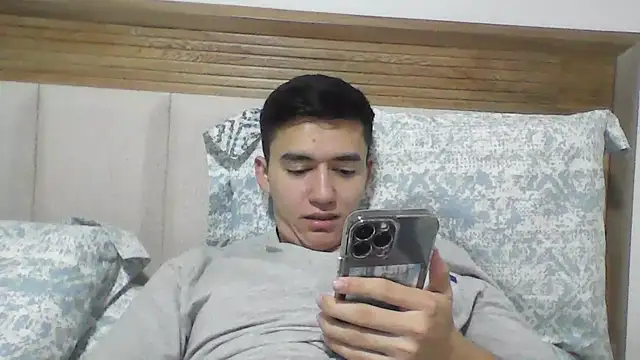 Snapshot of Estebitan_vm chatting on September 28, 5:35 am Estebitan vm online show from September 28, 5:35 am