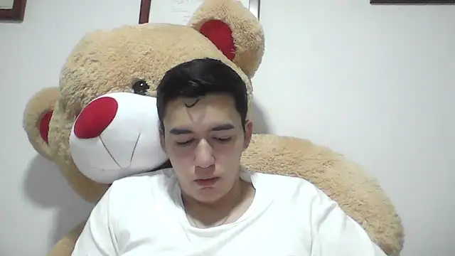 Snapshot of Estebitan_vm chatting on October 15, 4:45 am Estebitan vm online show from October 15, 4:45 am