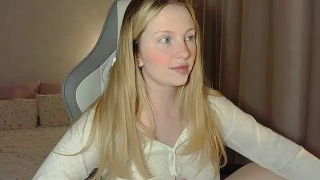 x ivy x online show from April 9, 5:07 pm