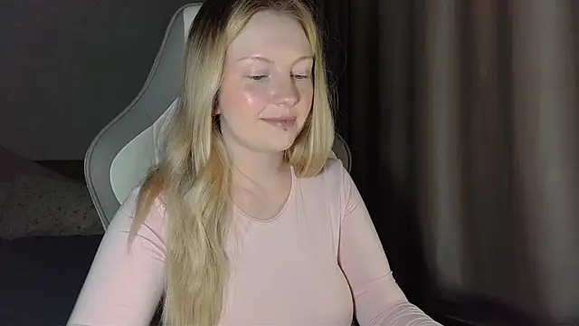 x ivy x online show from April 14, 5:30 pm