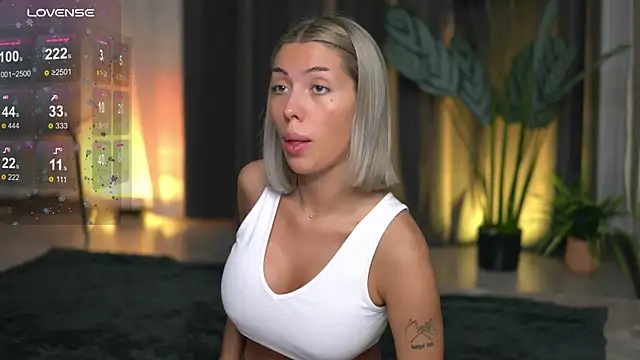 AudreyZanne online show from October 16, 5:08 am