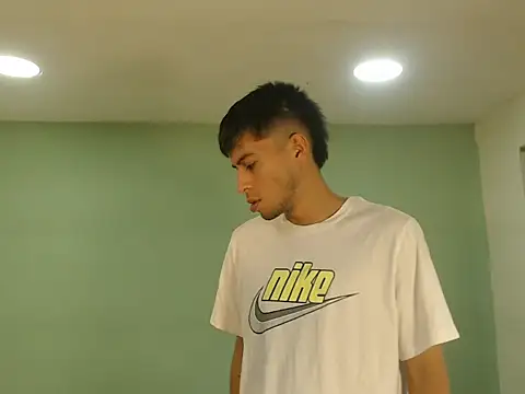 danielitopapuu online show from December 18, 4:35 pm