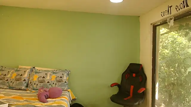 danielitopapuu online show from April 17, 7:28 pm