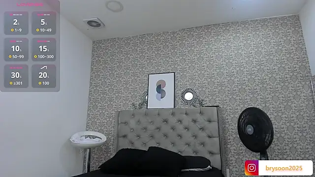 Bryson Collins  online show from October 10, 11:26 pm