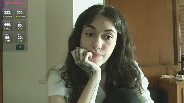 Snapshot of sadetuiningaa chatting on March 23, 3:32 am sadetuiningaa online show from March 23, 3:32 am