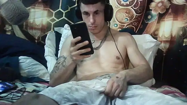 Snapshot of --D-a-D-D-y- chatting on October 30, 11:05 pm --D-a-D-D-y- online show from October 30, 11:05 pm