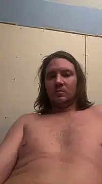 Snapshot of Brando2585 chatting on December 29, 3:00 am Brando2585 online show from December 29, 3:00 am