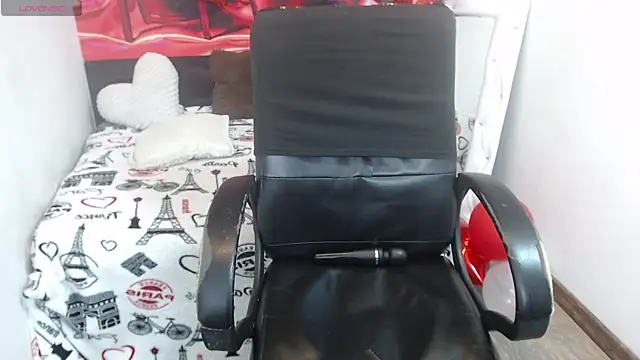 Snapshot of Mishka__ chatting on March 13, 10:21 pm Mishka online show from March 13, 10:21 pm