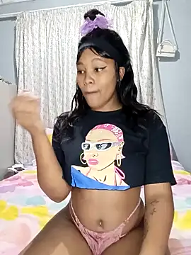 Snapshot of charmainexxx chatting on February 13, 7:21 pm charmainexxx online show from February 13, 7:21 pm