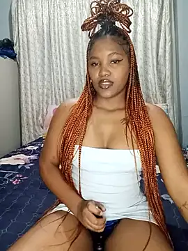 Snapshot of charmainexxx chatting on March 6, 12:32 am charmainexxx online show from March 6, 12:32 am