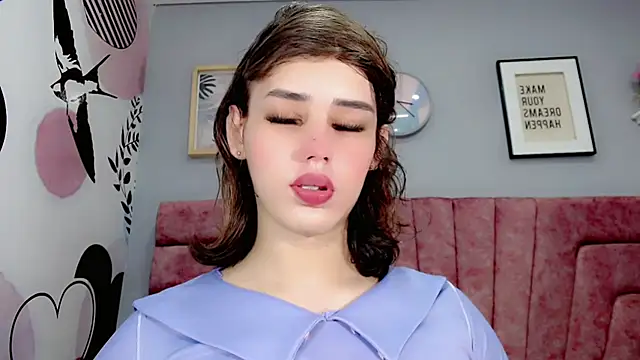 ValeriaAguilar online show from December 3, 1:54 pm