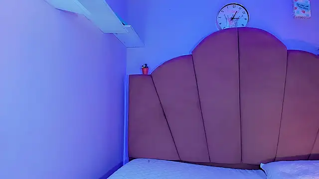 ValeriaAguilar online show from September 12, 9:26 pm