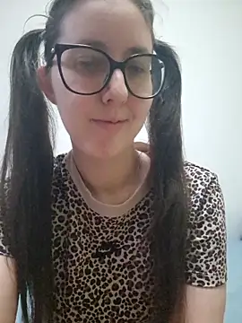 Snapshot of Sarah459 chatting on May 23, 7:40 pm Sarah459 online show from May 23, 7:40 pm
