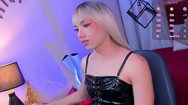 Megan Do Santos online show from December 12, 8:43 pm