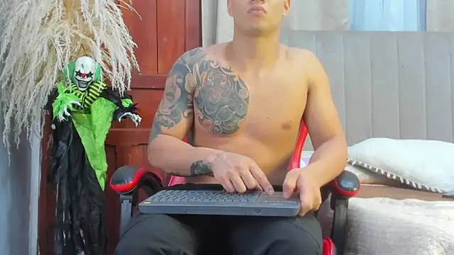 Snapshot of angel_adamx chatting on October 18, 3:31 am angel adamx online show from October 18, 3:31 am