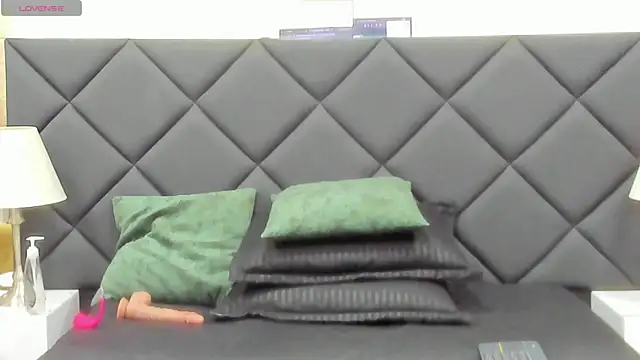 Snapshot of angel_adamx chatting on November 6, 3:40 am angel adamx online show from November 6, 3:40 am