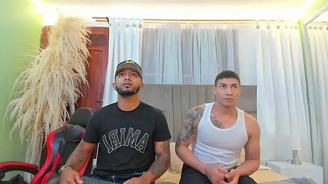 Snapshot of angel_adamx chatting on December 17, 11:27 am angel adamx online show from December 17, 11:27 am