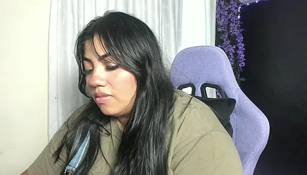 AvrilRizoX online show from April 12, 7:30 pm