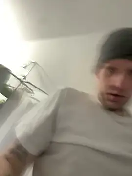 Snapshot of VixyGang chatting on February 21, 9:38 pm VixyGang online show from February 21, 9:38 pm