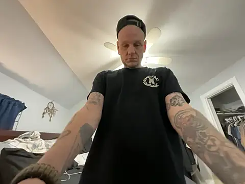 VixyGang online show from March 4, 4:35 pm