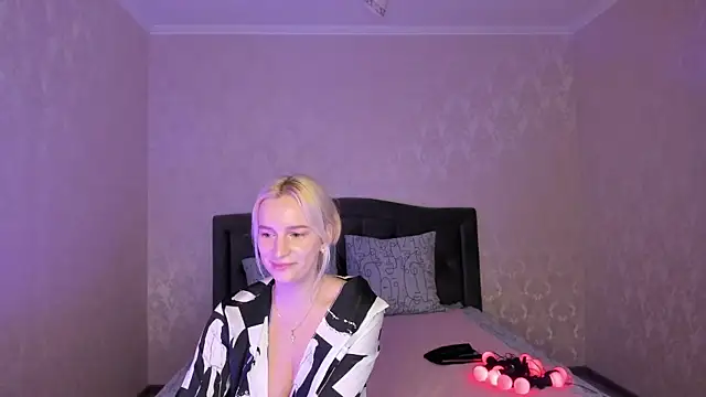 Amanda054 online show from February 24, 8:25 pm