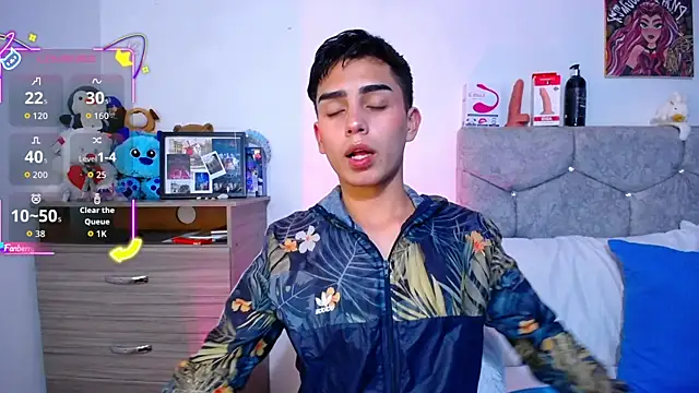 OwenBluee online show from November 13, 6:01 am