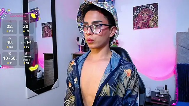 OwenBluee online show from March 18, 9:23 am