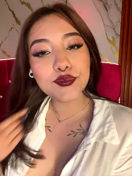 Snapshot of angellique_22 chatting on December 2, 4:18 am angellique 22 online show from December 2, 4:18 am