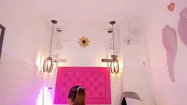 mia six66 online show from March 14, 11:12 am