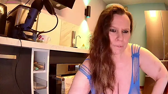 Snapshot of Endrocleia chatting on February 6, 9:38 pm Endrocleia online show from February 6, 9:38 pm