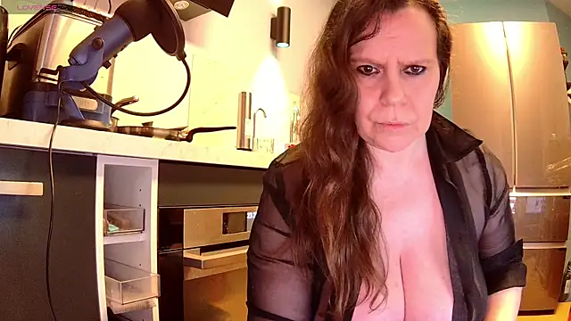 Snapshot of Endrocleia chatting on February 22, 10:31 pm Endrocleia online show from February 22, 10:31 pm