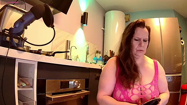 Snapshot of Endrocleia chatting on February 25, 10:07 pm Endrocleia online show from February 25, 10:07 pm