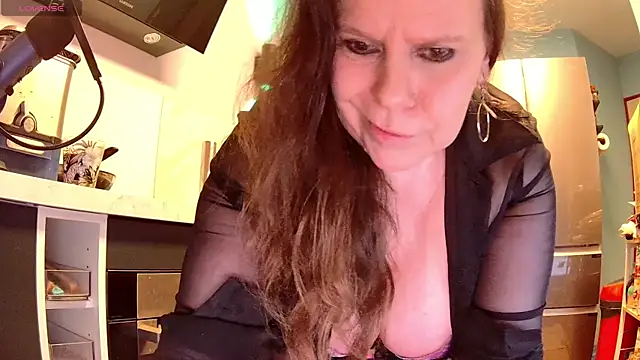 Snapshot of Endrocleia chatting on February 27, 10:42 pm Endrocleia online show from February 27, 10:42 pm