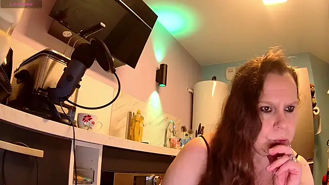 Snapshot of Endrocleia chatting on September 15, 9:48 pm Endrocleia online show from September 15, 9:48 pm