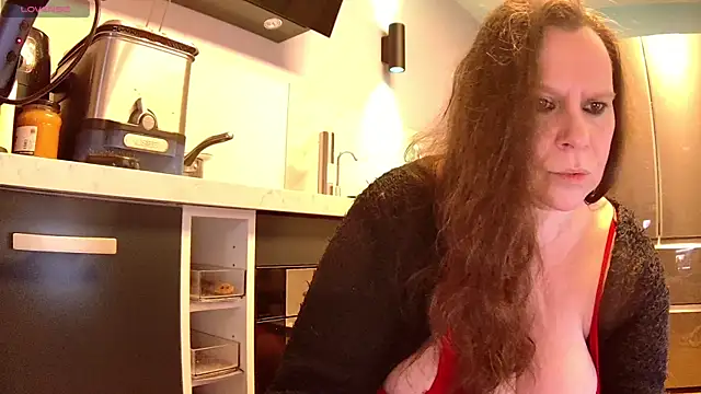 Snapshot of Endrocleia chatting on December 3, 11:25 pm Endrocleia online show from December 3, 11:25 pm