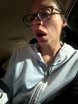 myloveforyouu online show from January 14, 2:28 am