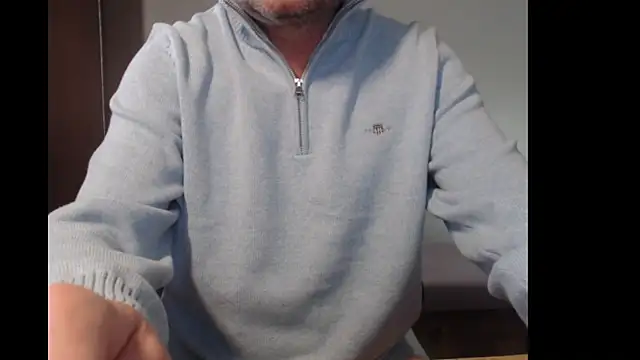 Snapshot of tuttiluss44 chatting on December 28, 8:58 am tuttiluss44 online show from December 28, 8:58 am