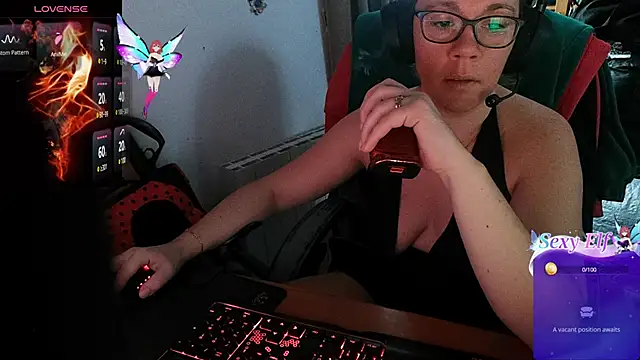 Snapshot of lili-hot-77 chatting on February 12, 8:27 am lili-hot-77 online show from February 12, 8:27 am