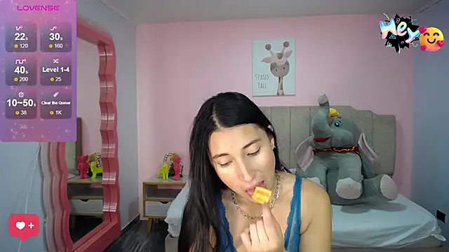 lizzyluk ch online show from February 12, 4:33 pm