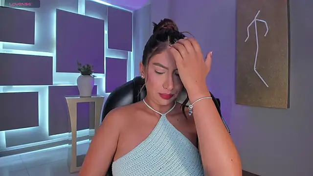 ArianaDumont online show from February 16, 11:28 am