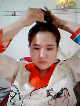 Snapshot of Sahara-lovexoxo chatting on December 15, 1:10 am Sahara-lovexoxo online show from December 15, 1:10 am