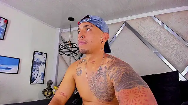 Damian09  online show from January 14, 9:31 pm