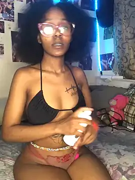 Snapshot of naughtybitches5 chatting on March 19, 3:41 am naughtybitches5 online show from March 19, 3:41 am