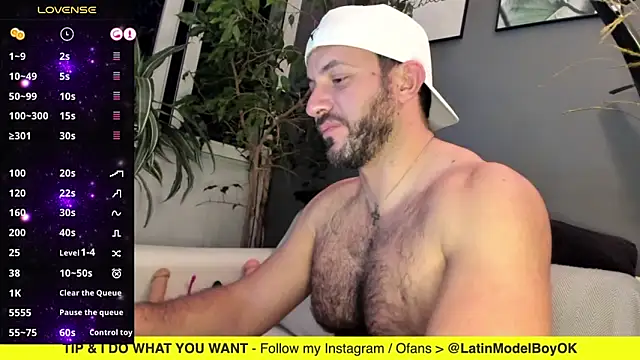 Snapshot of arielenbsas chatting on March 18, 3:20 am arielenbsas online show from March 18, 3:20 am